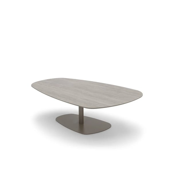 Trapea XL salontafel met beige metalen onderstel en asymmetrisch HPL-blad van Bree’s New World