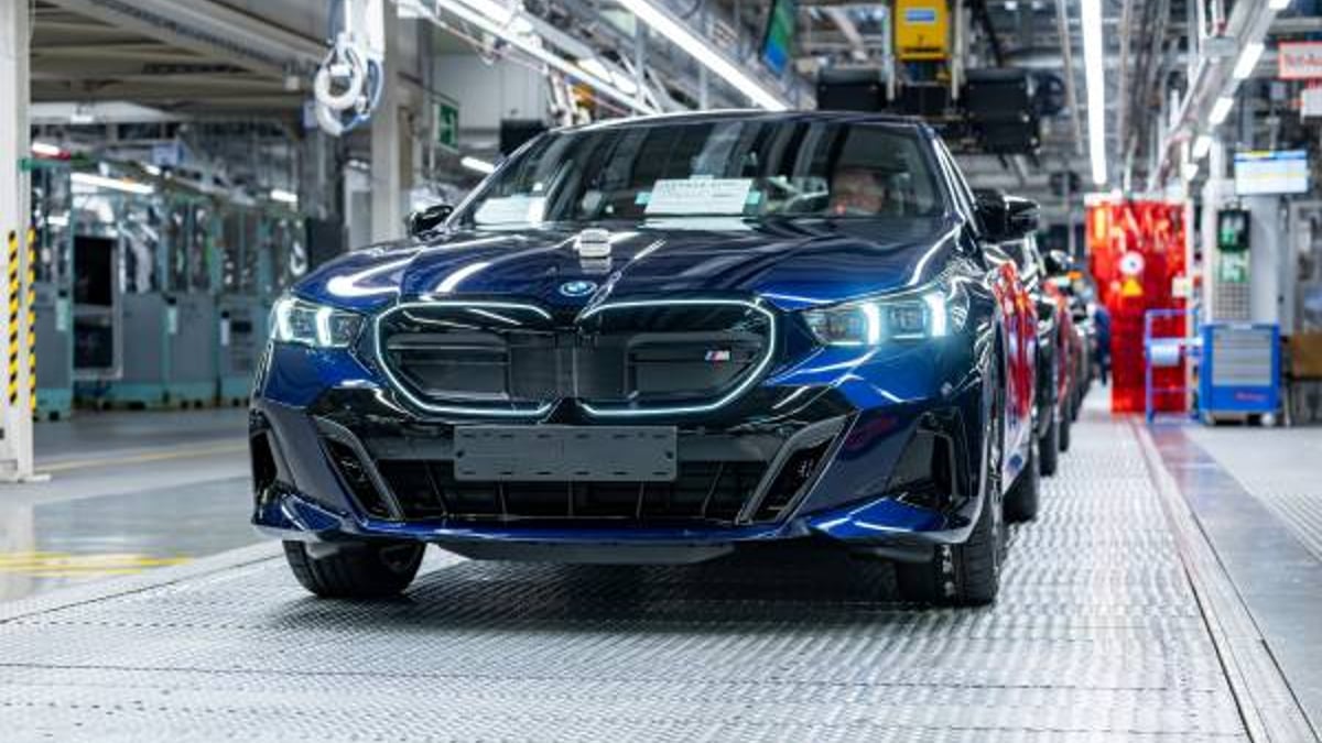 BMW 전기차 혼류 생산라인
