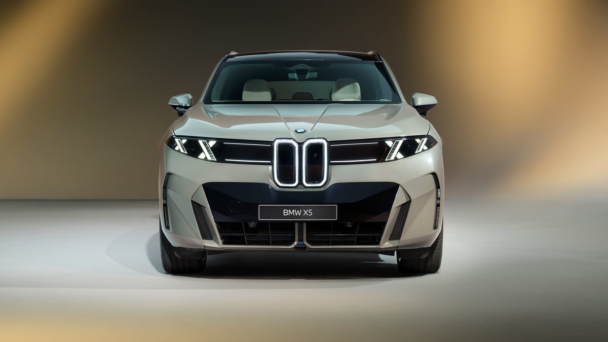 BMW iX5 실내 파노라믹 iDrive