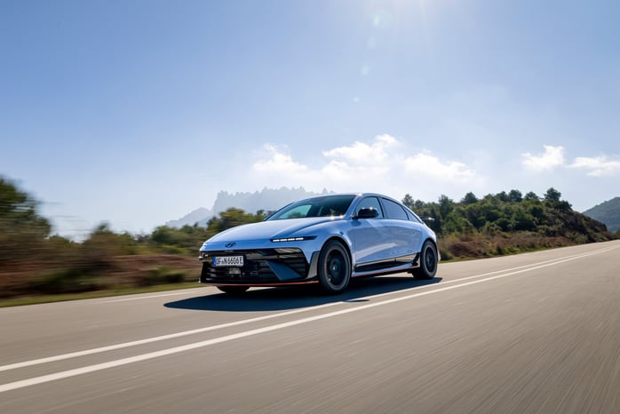 전기차 배터리 소재 경쟁 관련 전기차 이미지