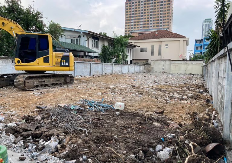 ผลงานทุบตึก 2