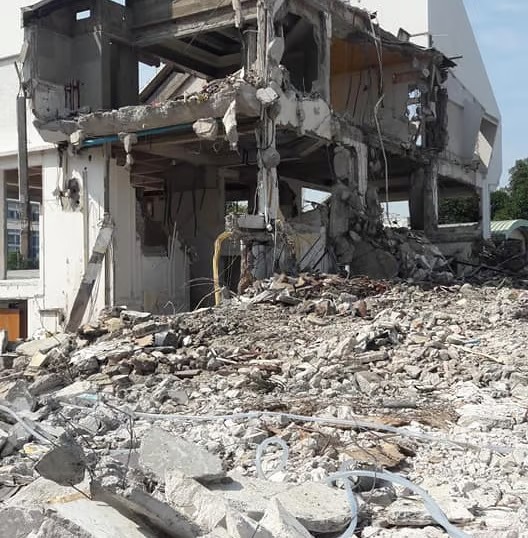 ผลงานทุบตึก 1