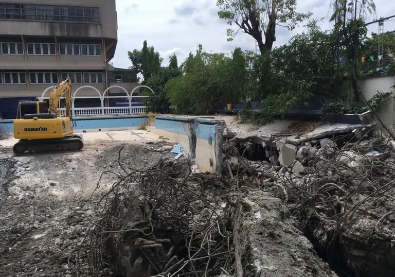 ผลงานทุบตึก 4