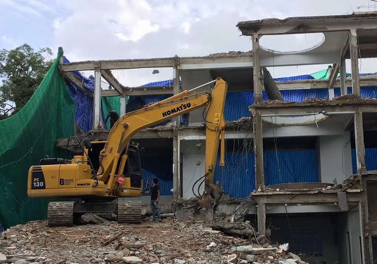 ผลงานทุบตึก 5