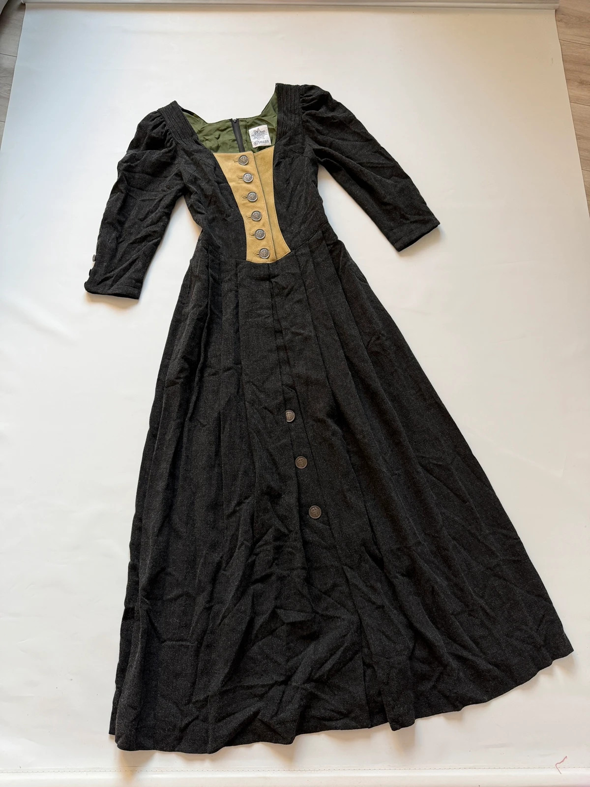 Amann bavorské šaty