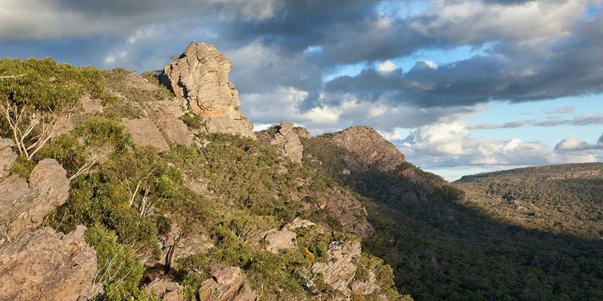 The Grampians . Mount Stapylton Loop Walk. 13km - Moderate / Hard