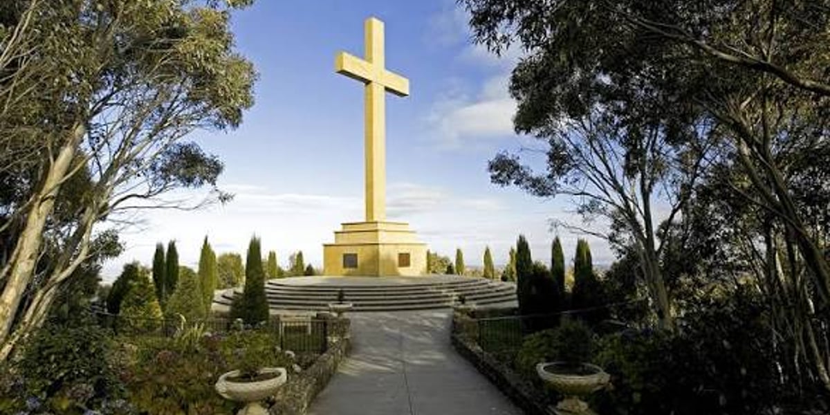 Hiking Mount Macedon - 19km
