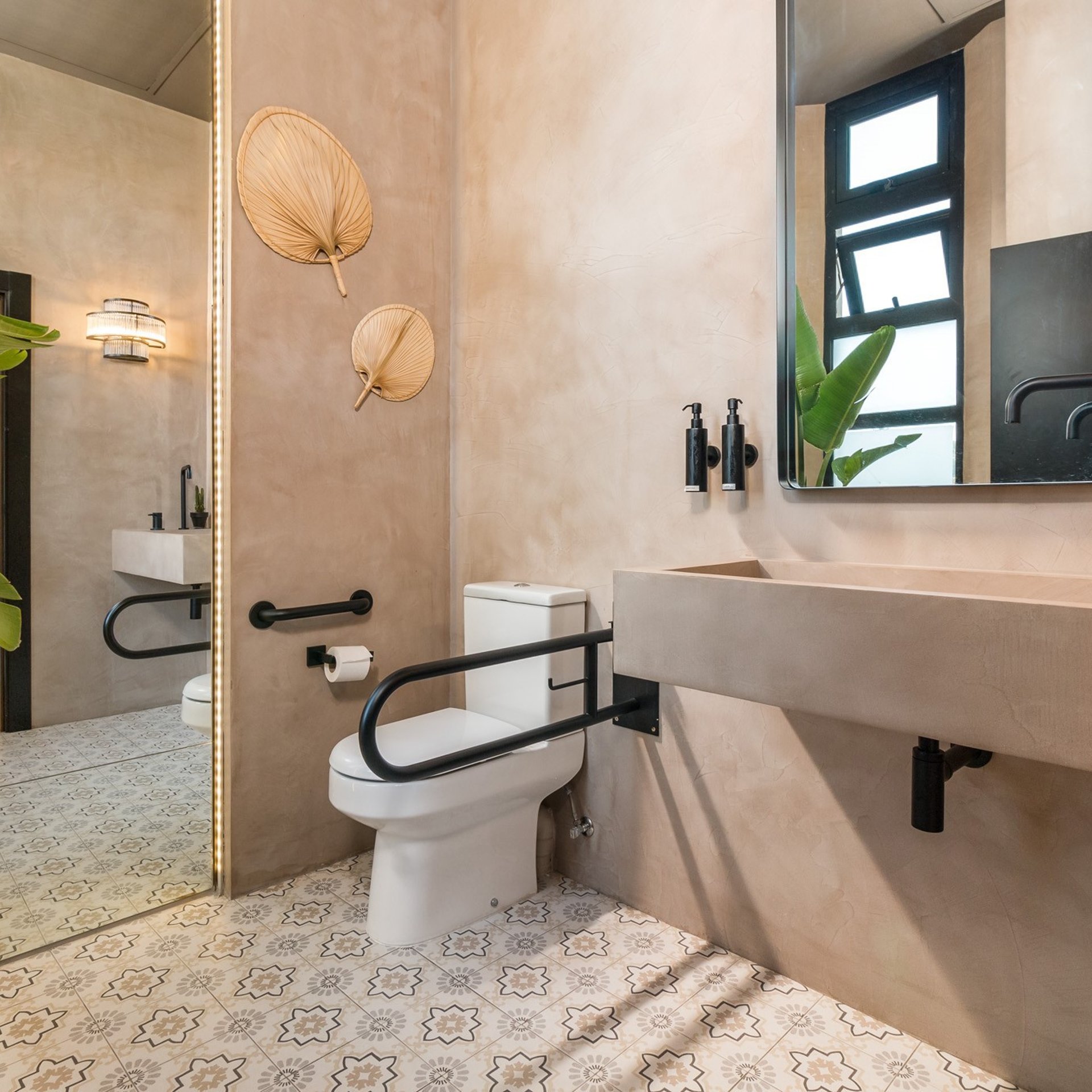 Smallworld Marbella (Ba&ntilde;o)