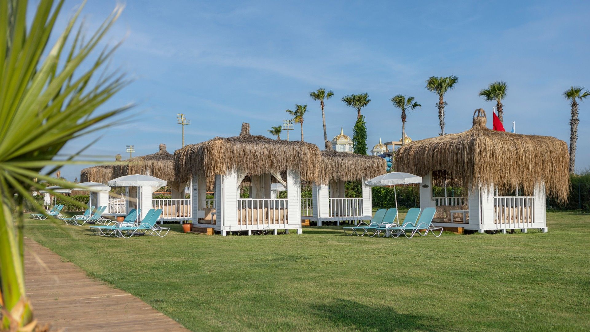 Ramada Beach Club – photo 1