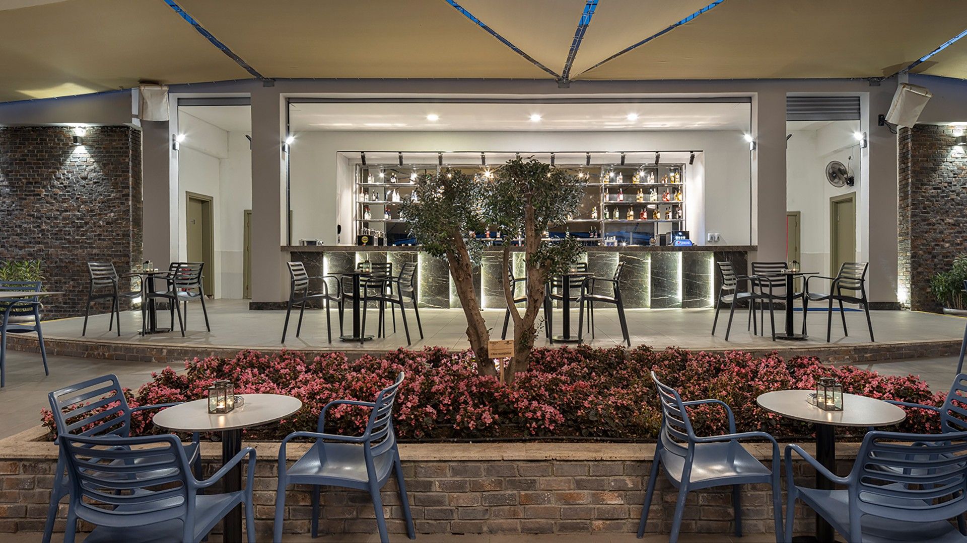 Pool Bar – photo 3