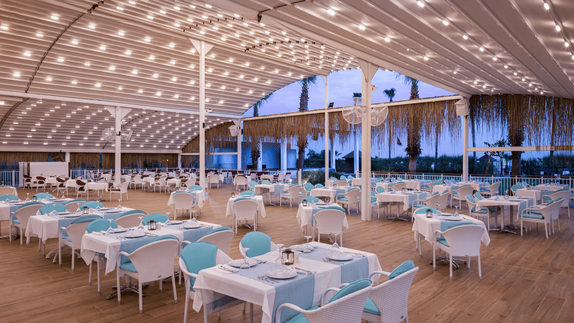 Ramada Resort Lara – Restoran ve bar 2