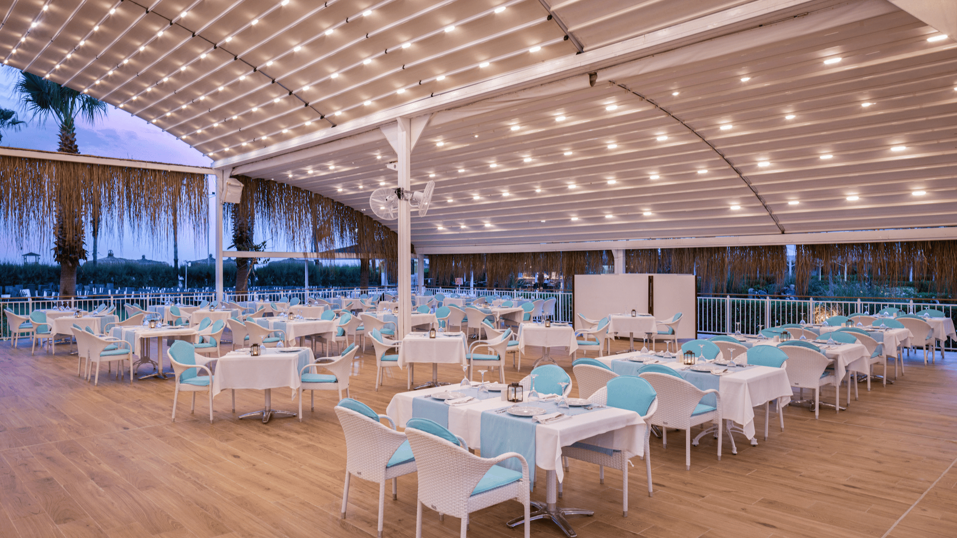 Ramada Resort Lara – Restoran ve bar 1