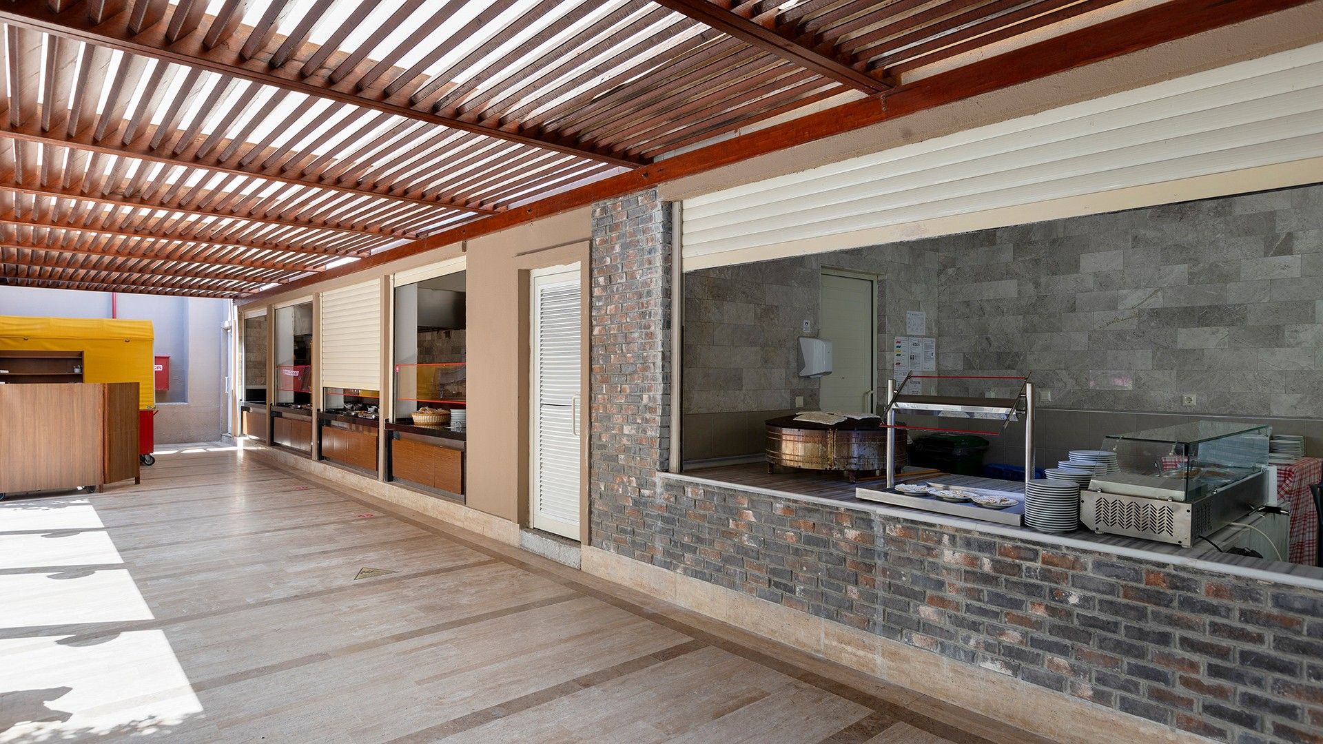Snack Restaurant & Bar – photo 1