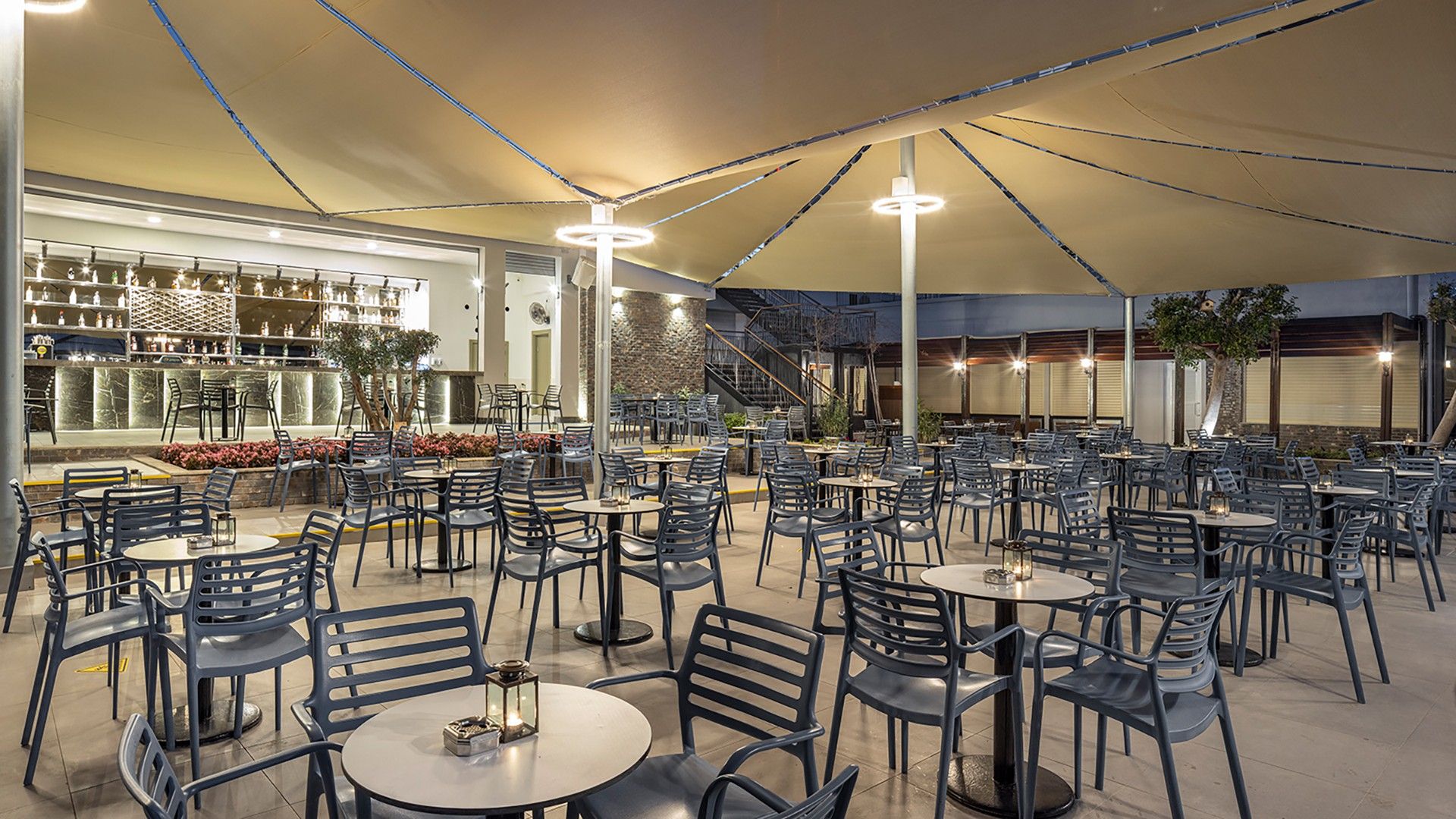 Pool Bar – photo 2
