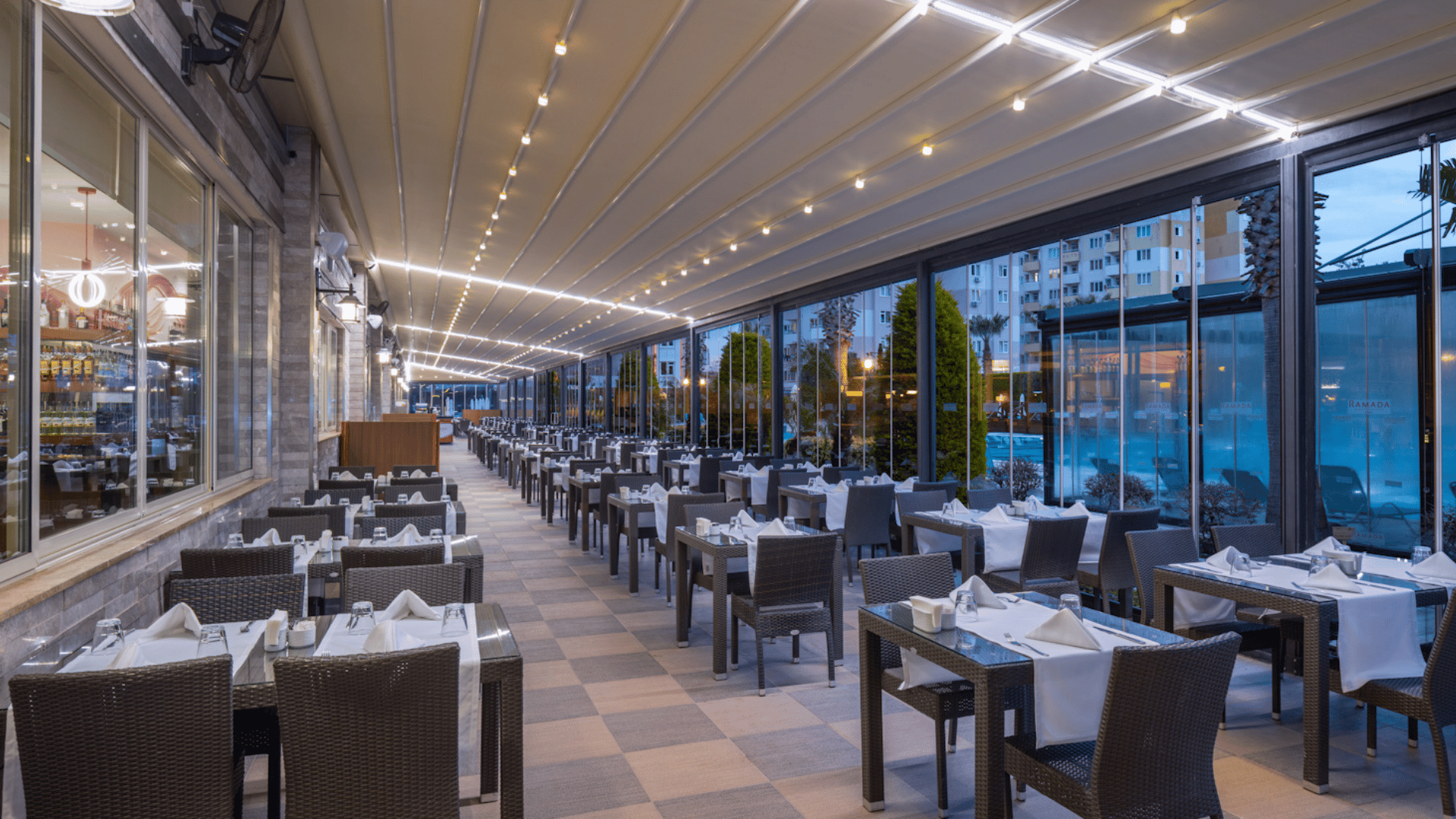 Ramada Resort Lara – Restoran ve bar 4