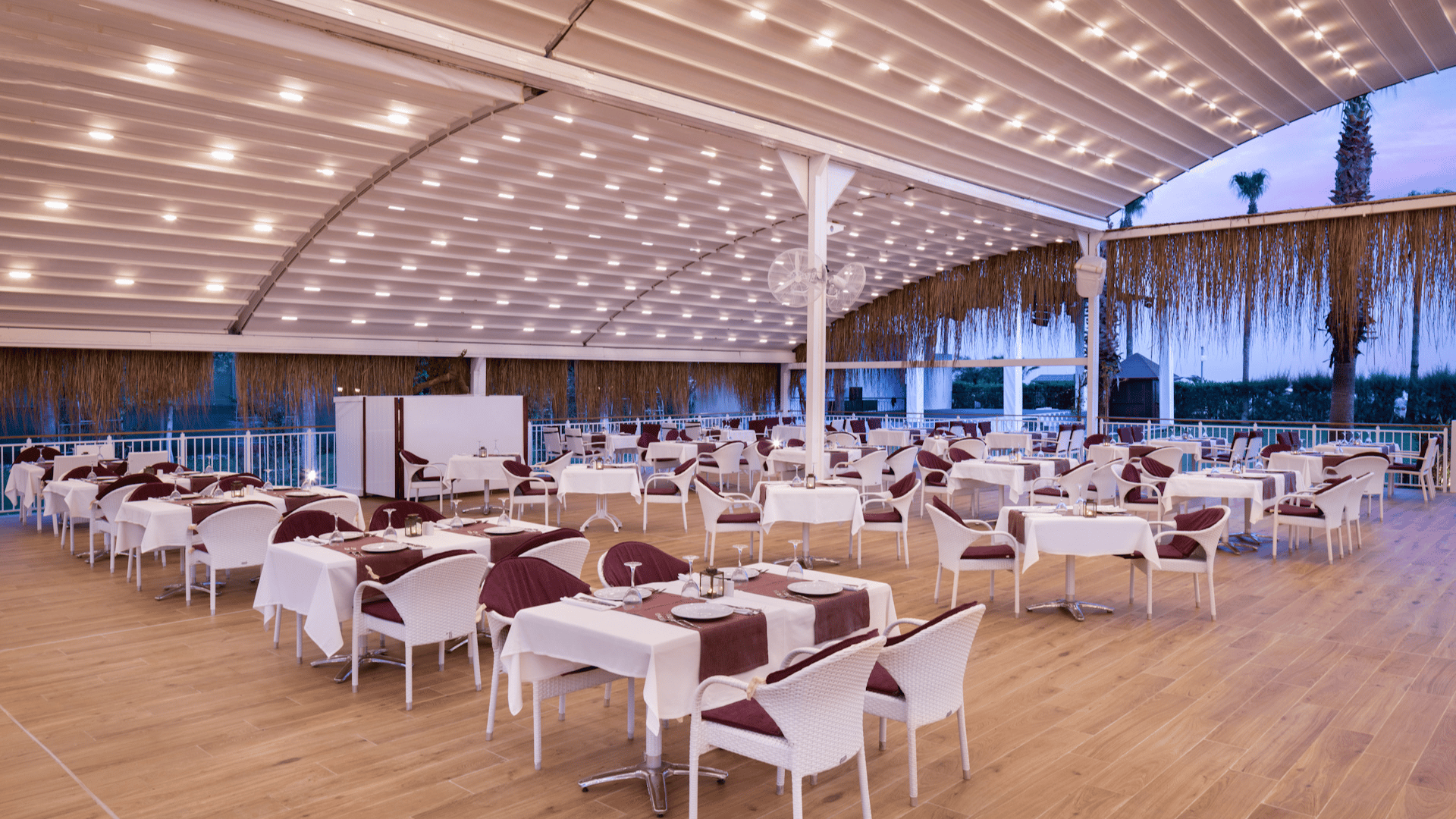Ramada Resort Lara – Restoran ve bar 6