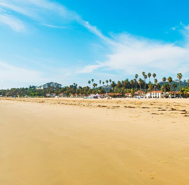 Traslados desde Aeropuerto de Santa Barbara a Playa Arroyo Burro