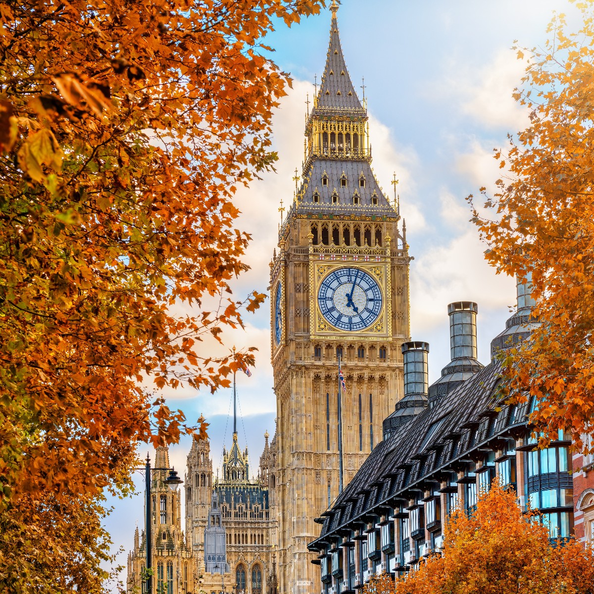 London during autumn time with the Big Ben