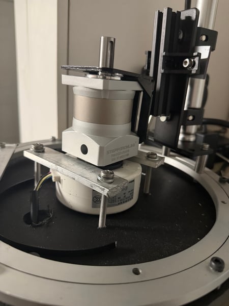 Gearbox mounted on the OIMH bench assembly