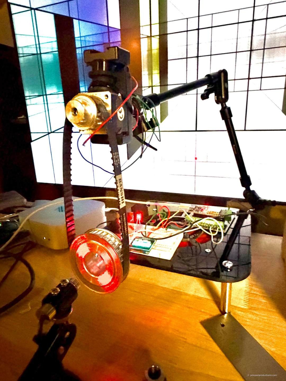 DayLux measurement station with laser and automated polarizer