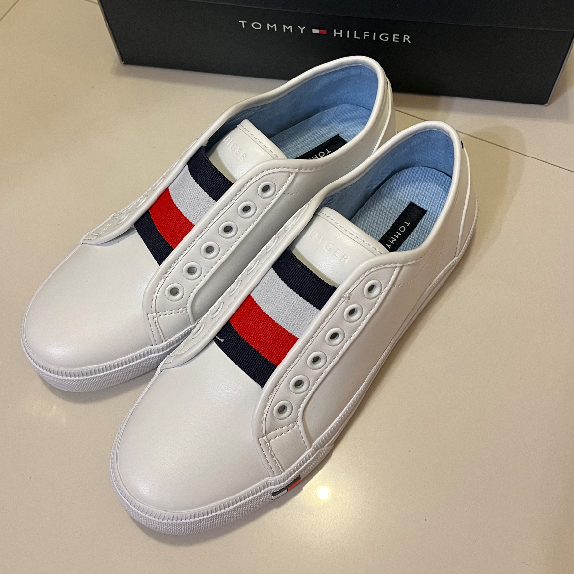 Tommy slip on 白鞋 | Buyandship Hong Kong