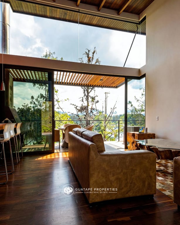 Luxe by The Charlee — Surroundings