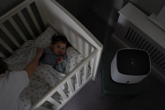 Humidificador evaporativo Meaco Armin® 680ml, aire saludable, alivio para alergias, funcionamiento silencioso, tecnología evaporativa y sin cal, ideal para hogar.