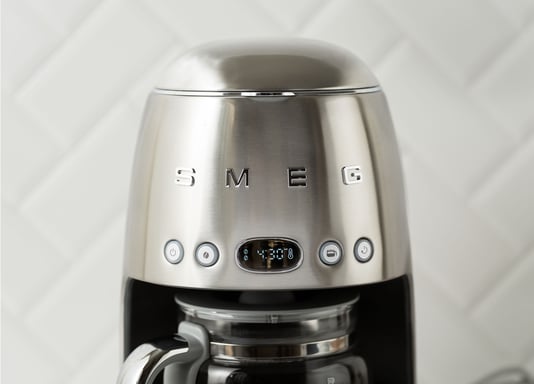 Smeg DCF02SSEU machine à café Entièrement automatique Machine à café filtre 1,4 L