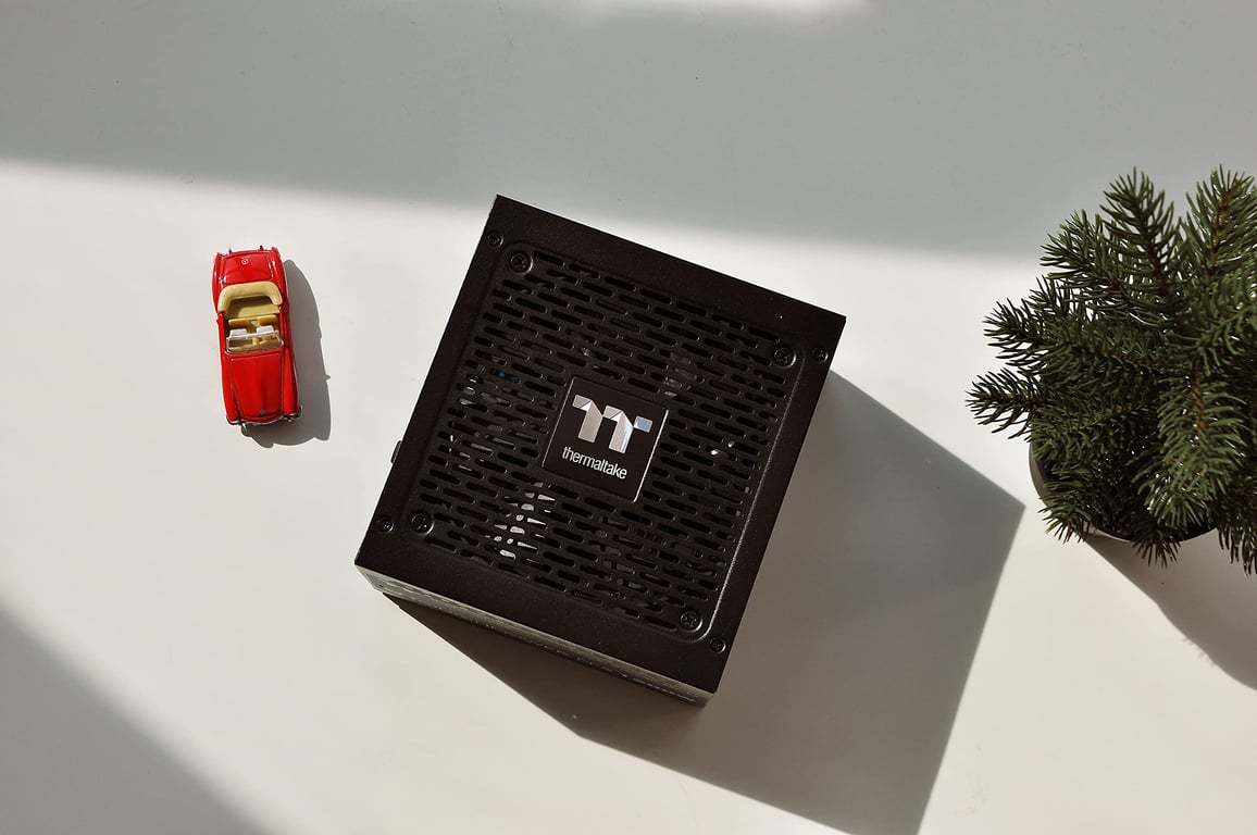 Alimentation Thermaltake 750 W 80 Plus Platinum - Neuf