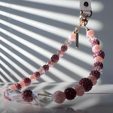Cinturino per telefono con perle rosa e cristalli ultra eleganti