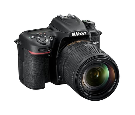 Nikon D7500 + AF-S DX NIKKOR 18-140 VR Kit d'appareil-photo SLR 20,9 MP CMOS 5568 x 3712 pixels Noir