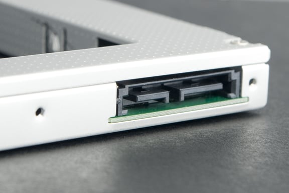 Digitus Bastidor de montaje SSD/HDD para la bahía de disco CD/DVD/Blu-ray, SATA en SATA III, altura de montaje de 9,5 mm