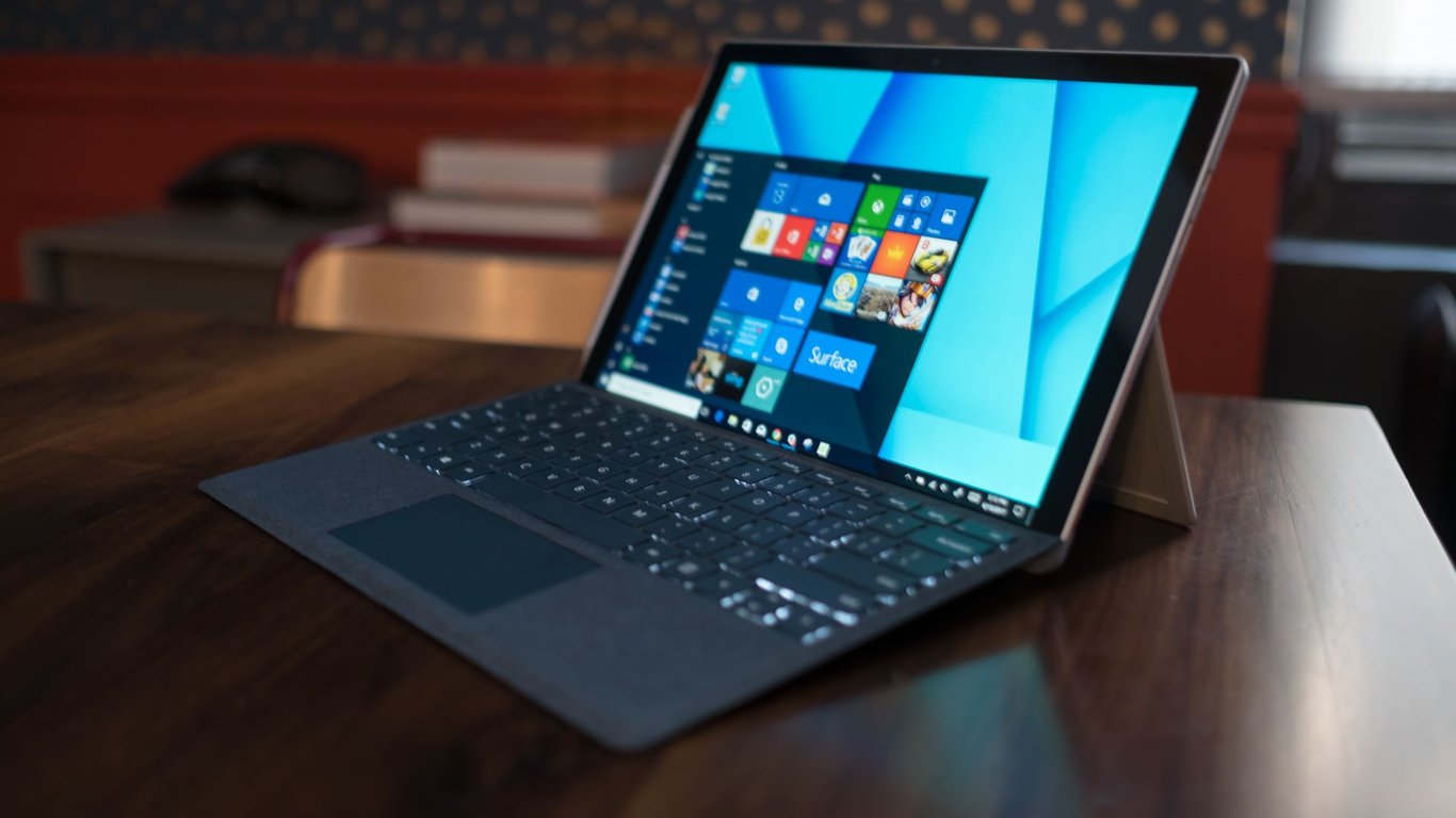 Microsoft Surface Pro 10 U5W11P - vue 4