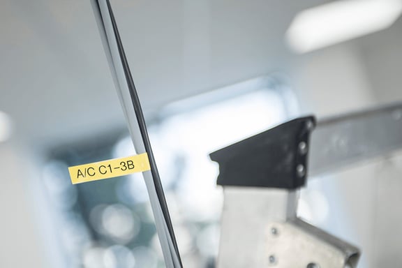 Brother PTE110VPYP1 impresora de etiquetas 180 x 180 DPI 20 mm/s TZe QWERTY