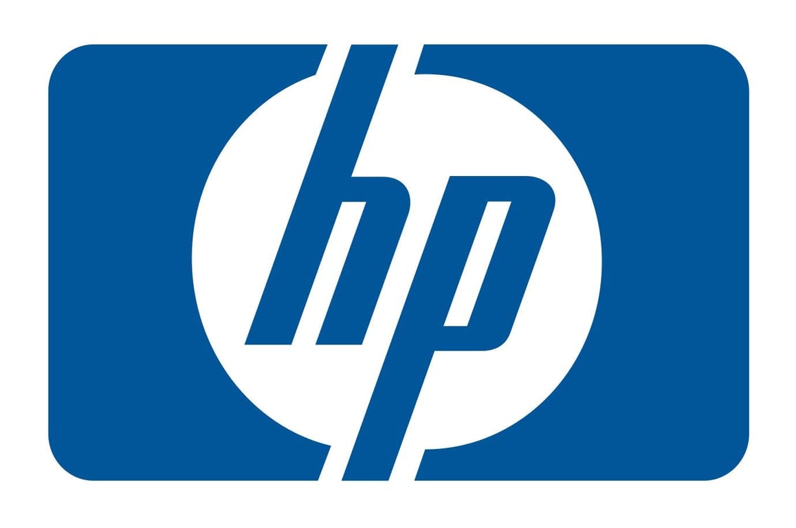 HPE Aruba 24G PoE+ 4SFP Commutateur C3 Géré 24 x 101001000 PoE+ + 4 x Gigabit SFP liaison montante Montable sur rack PoE+ - vue 4
