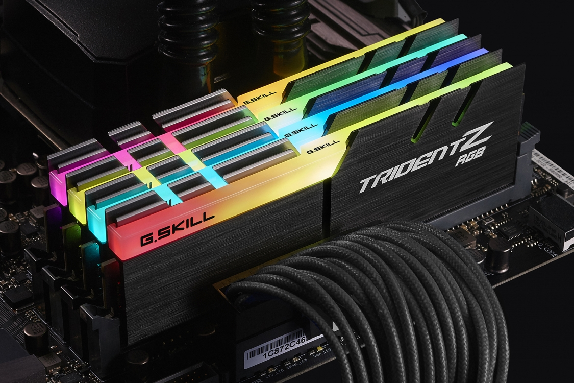 G.Skill Trident Z RGB F4 3200C16Q 32GTZR module de mémoire 4 x 8 Go DDR4 3200 MHz Neuf - vue 3