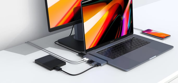 HYPER HyperDrive DUO 7 en 2 para MacBook Pro - Puertos: HDMI 4K60Hz - USB-C 40 Gbit / s 100 W PD - Gris claro
