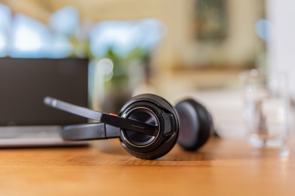 Poly Auriculares estéreo Savi 8220-M Office DECT 1880-1900 MHz