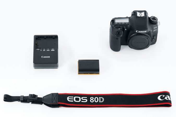 Canon EOS 80D Boîtier d'appareil-photo SLR 24,2 MP CMOS 6000 x 4000 pixels Noir - Neuf