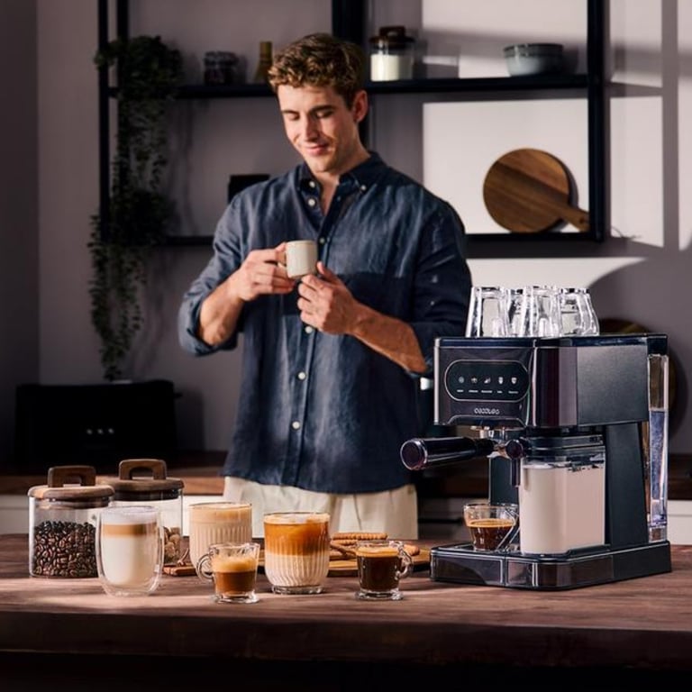 Machine à espresso semi-automatique Cecotec Power Espresso 20 ColdBrew Latte 20 bar écran tactile Double sortie 2 tasses Noir - Neuf