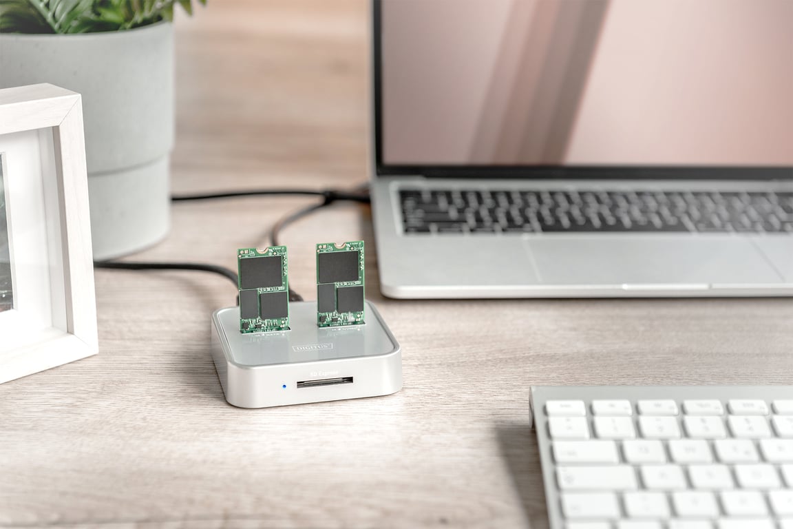 Digitus Station d'accueil avec baies .2 pour SSD NVMe + SATA et lecteur de carte SD Express USB C™ Neuf - vue 3