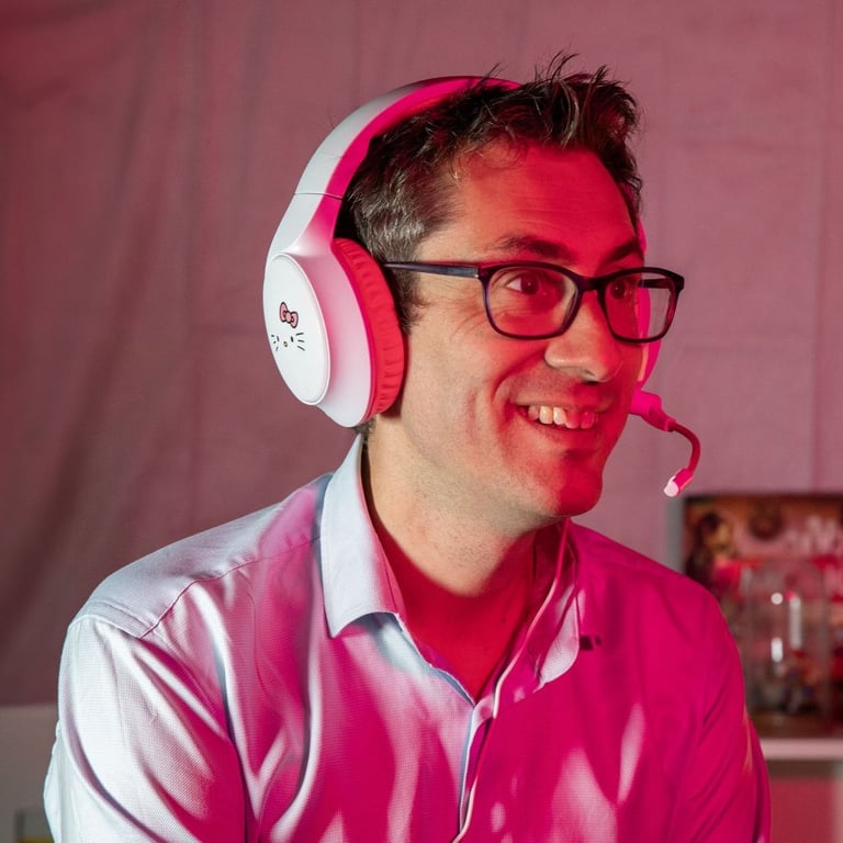 Casque Gaming Konix – Circum-aural, Micro, PC/PS5/Xbox, Hello Kitty - vue 3