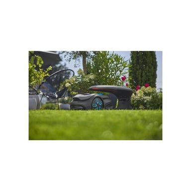 Cortacésped robot GARDENA smart SILENO sense 600 GPS-RTK + AI Vision hasta 600 m² sin cable Negro y gris