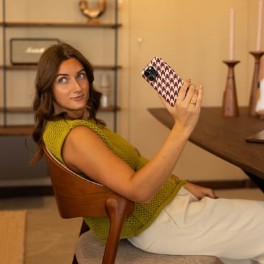 Selencia Coque arrière Vivid avec MagSafe pour Apple iPhone 14 - Pied-de-Poule