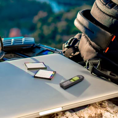 ADATA UC300 unidad flash USB 32 GB USB Tipo C 3.2 Gen 1 (3.1 Gen 1) Negro, Verde