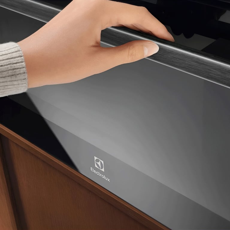 Micro ondes encastrable Electrolux 700 MealAssist LVM8E08Z - vue 4