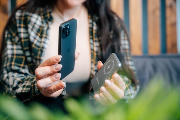 Verbatim Charge 'n' Go Polímero de litio 5000 mAh Cargador inalámbrico Gris