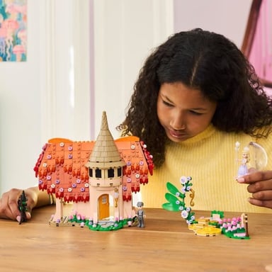 LEGO Wicked 75690 Glinda y Elphaba en la Tierra de los Munchkins - Juego de construcción para niños de 9 años