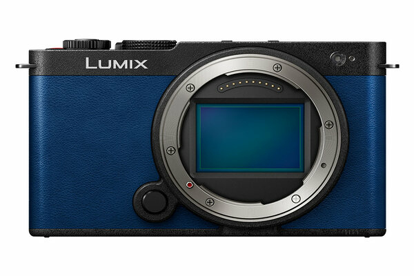 Panasonic Lumix S9 + 20-60mm F3.5-5.6 Lens + 26mm F8 Lens Appareil-photo compact 24,2 MP CMOS 12000 x 8000 pixels Bleu - Neuf