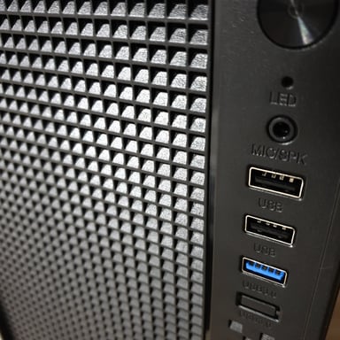 PC da corsa Intel Core Ultra 7 fino a 5,5Ghz, 64GB DDR4, 4TB NVMe, Intel HD 8K, WIFI, Windows 11